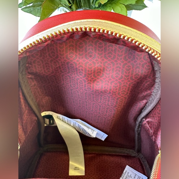 Disney Parks Exclusive Ms. Marvel Loungefly Red & Blue Backpack Brand New - Picture 5 of 5